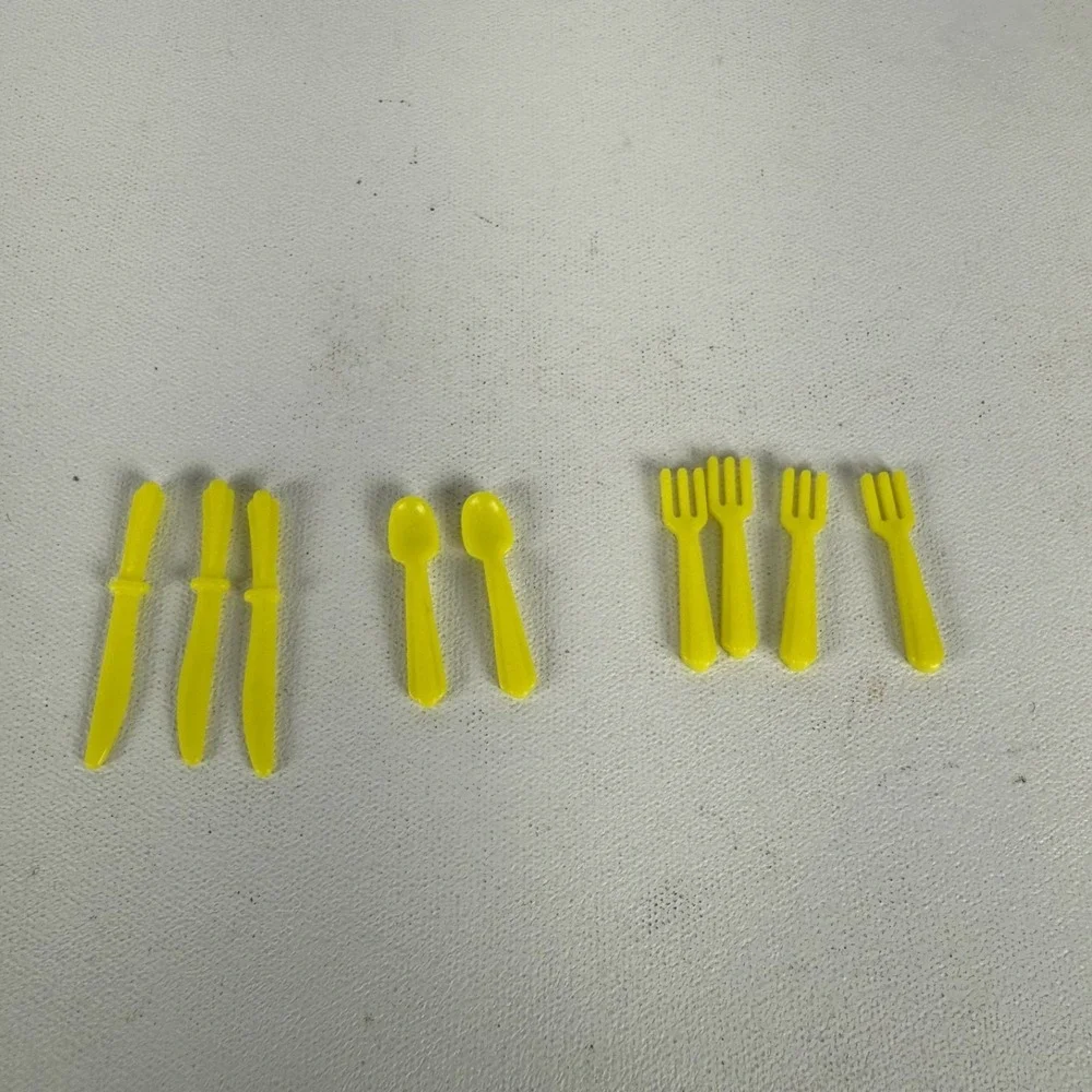 2002 Mattel Barbie Cruise Ship Replacement Parts Accessories- SILVERWARE 9 PIECE